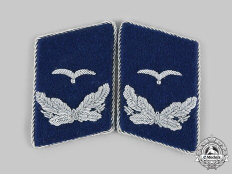 Luftwaffe Medical Leutnant Collar Tabs Obverse