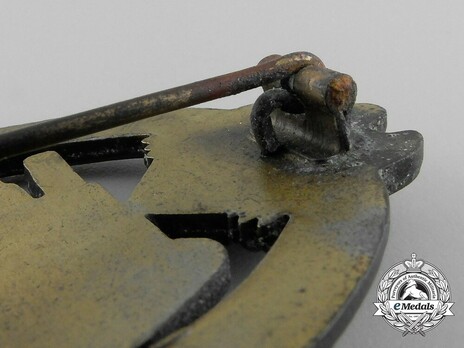 Panzer Assault Badge, in Bronze, by Frank & Reif Detail