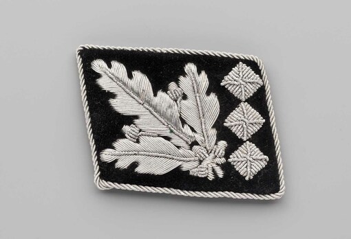 Waffen-SS Post-1942 Oberstgruppenführer Collar Tabs Obverse