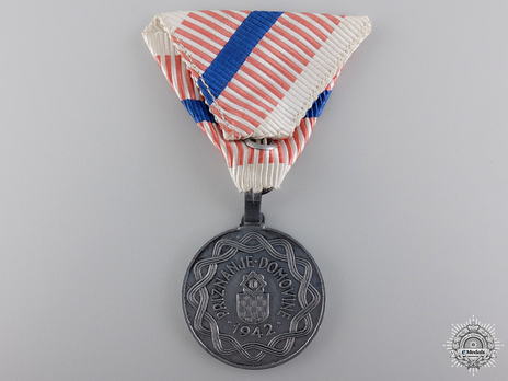 Iron Medal (ribbon with 1 stripe) Reverse