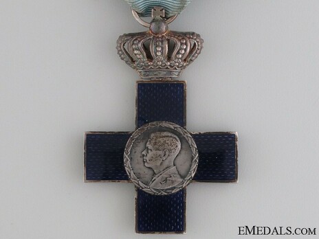 Order of Cultural Merit, Type II, I Class Knight's Cross Obverse