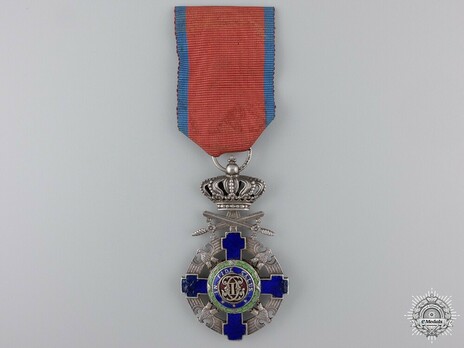 The Order of the Star of Romania, Type II, Military Division, Knight's Cross (peacetime) Obverse