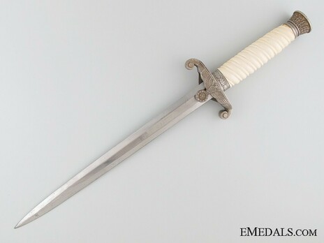 German Army Unmarked White Grip Officer’s Dagger Obverse