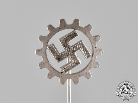 DAF Pin Obverse