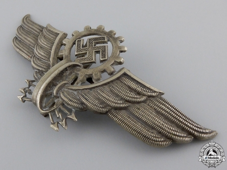 Reichsbahn Streetcar & Private Railway Cap Insignia Obverse