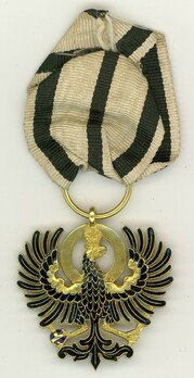 Royal House Order of Hohenzollern, Eagle Knight (in gold, broad ring variant) Reverse