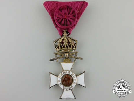 Order of St. Alexander, Type II, IV Class Officer (with crown and swords on ring) Obverse