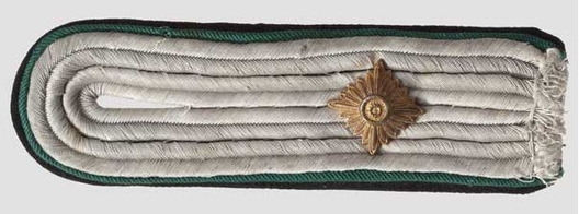 Waffen-SS Reserve Obersturmführer Shoulder Boards Obverse