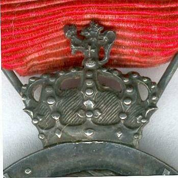 H.M. The Kings Commemorative Medal,  II Class (with crown Haakon VII stamped "THRONDSEN") Detail