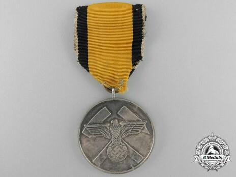 Mine Rescue Service Decoration, Type III (in silvered bronze) Obverse