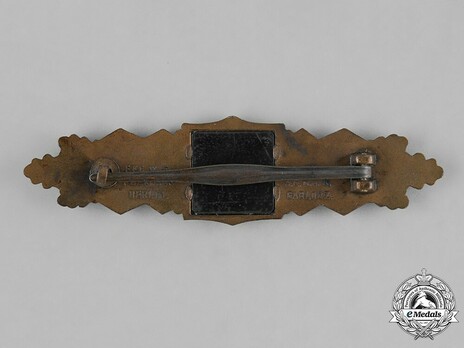 Close Combat Clasp, in Bronze, by A.G.M.u.K. Reverse