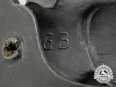 Panzer Assault Badge, "25", in Bronze (by G. Brehmer) Detail