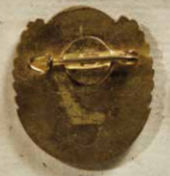 HJ Championship Badge, in Gold (Reichssieger 1943) Reverse