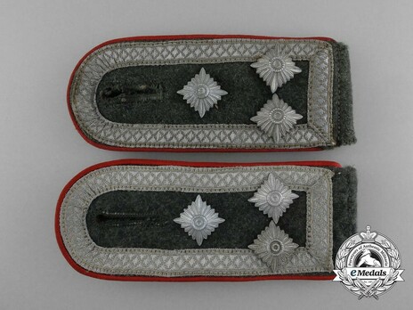 German Army Artillery & Ordnance Stabsfeldwebel 2nd Pattern Shoulder Boards Obverse