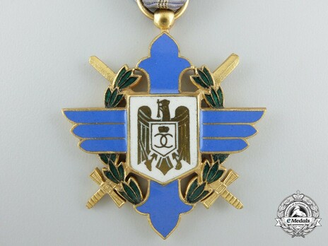 Order of Aeronautical Virtue, Type I, Civil Division, Officer's Cross Obverse