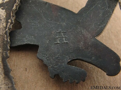 Air Gunner & Flight Engineer Badge, by Assmann (in zinc) Detail