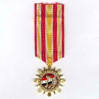Long and Exemplary Service Medal (Wisam al-Kihmat al-Tawilat wa al-Qadwat al-Hisanat) Obverse