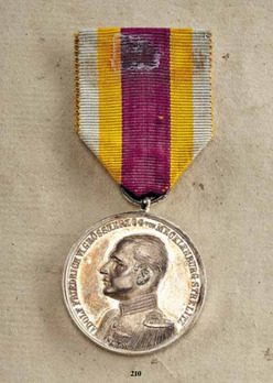 Merit Medal, Type II, in Silver Obverse