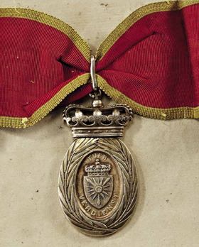 Prince Adolf Medal Reverse