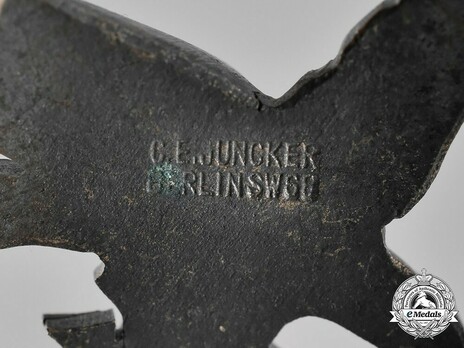 Radio Operator & Air Gunner Badge, by C. E. Juncker (in zinc) Detail