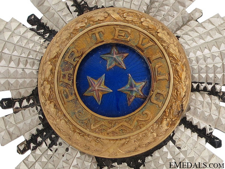 Order of the Three Stars, II Class Breast Star Obverse