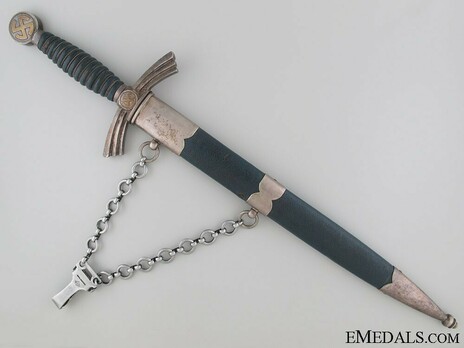 Luftwaffe David Malsch-made 1st pattern Dagger Obverse in Scabbard