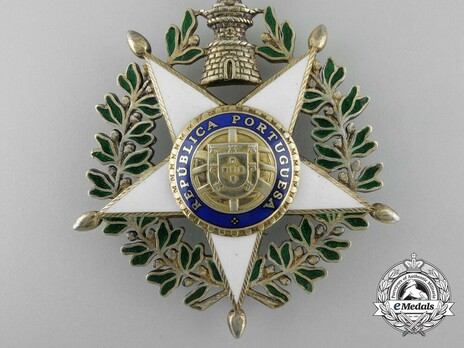 Grand Collar Badge Reverse