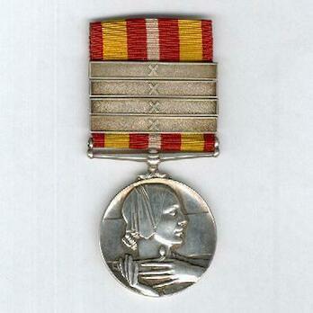 Silver Medal (with silver, with 4 clasps)Obverse