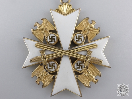 III Class Cross with Swords Obverse