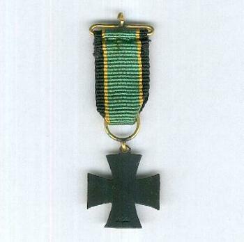 Miniature Cross of Armoured Division Reverse