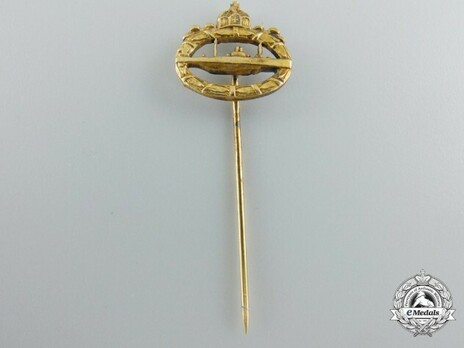 Miniature Submarine War Pin Obverse