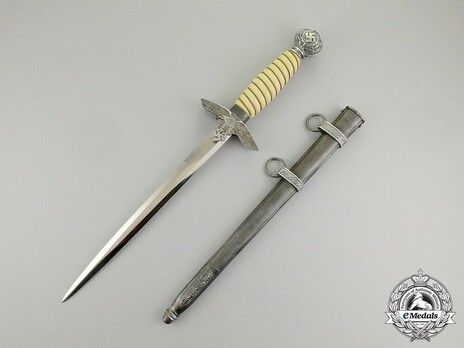 Luftwaffe Unmarked 2nd pattern Dagger Obverse with Scabbard