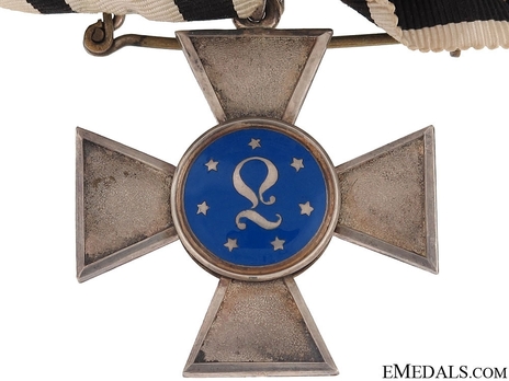 Order of Louise, Type II, II Division II Class Cross Obverse