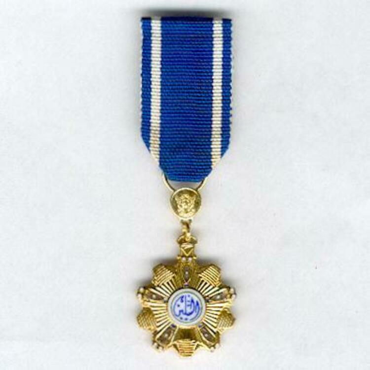 Miniature gilded silver medal obv s