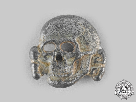 Allgemeine SS Metal Cap Death's Head Type II, by F. Zimmermann Obverse