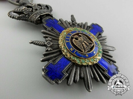 The Order of the Star of Romania, Type I, Military Division, Knight's Cross (wartime) Obverse