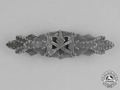 Close Combat Clasp, in Silver, by Hymmen Obverse