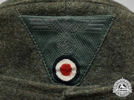 German Army NCO/EM's Visored Field Cap M43 Eagle & Cockade Detail