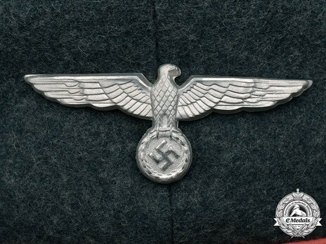 German Army Armoured NCO/EM's Visor Cap Eagle Detail