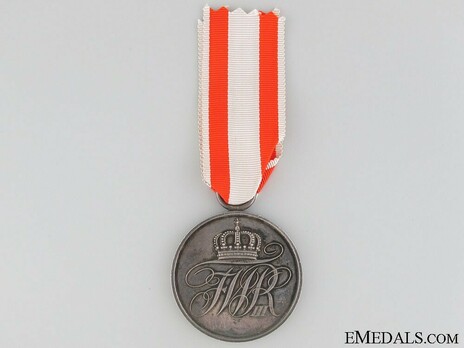 General Honour Medal, Type II, II Class (unstamped version, in silver) Obverse