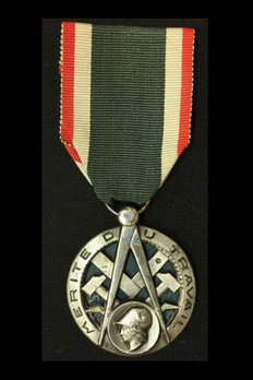 Order of Labor Merit, Knight