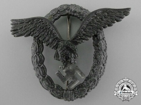 Pilot Badge, by Assmann (in zinc) Obverse