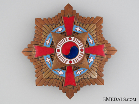 Order of Military Merit, Type I, I Class Breast Star Obverse