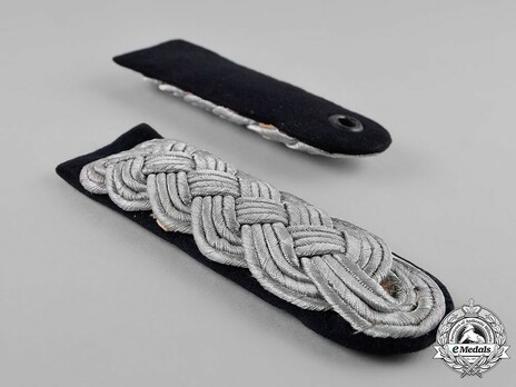 Kriegsmarine Line Officer Korvettenkapitän Shoulder Boards