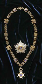 Order of the Three Stars, Collar Obverse