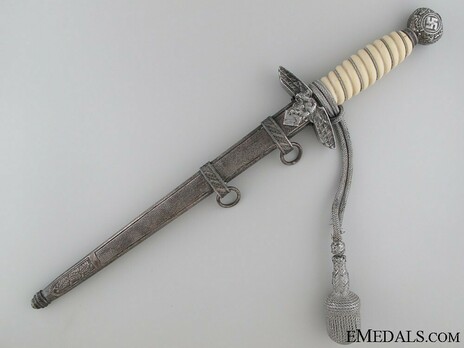 Luftwaffe Ernst Pack & Söhne-made 2nd pattern Dagger Obverse in Scabbard