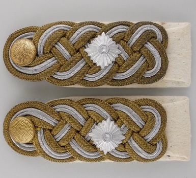 Luftwaffe Generalleutnant Shoulder Boards Obverse