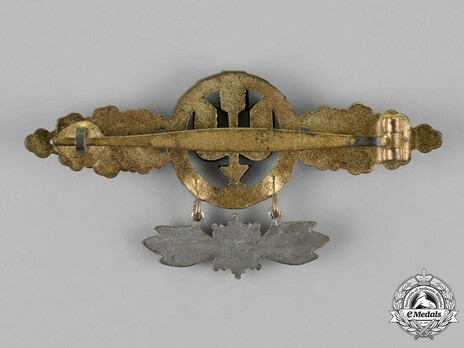 Long-Range Day Fighter Clasp, in Gold (with star pendant) Reverse