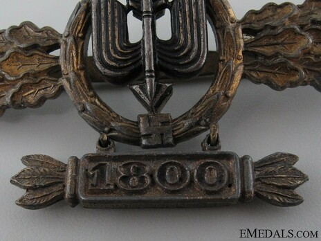 Long-Range Day Fighter Clasp, in Gold (with "1800" pendant) Detail