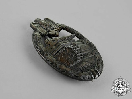 Panzer Assault Badge, in Bronze, by C. E. Juncker (solid) Obverse